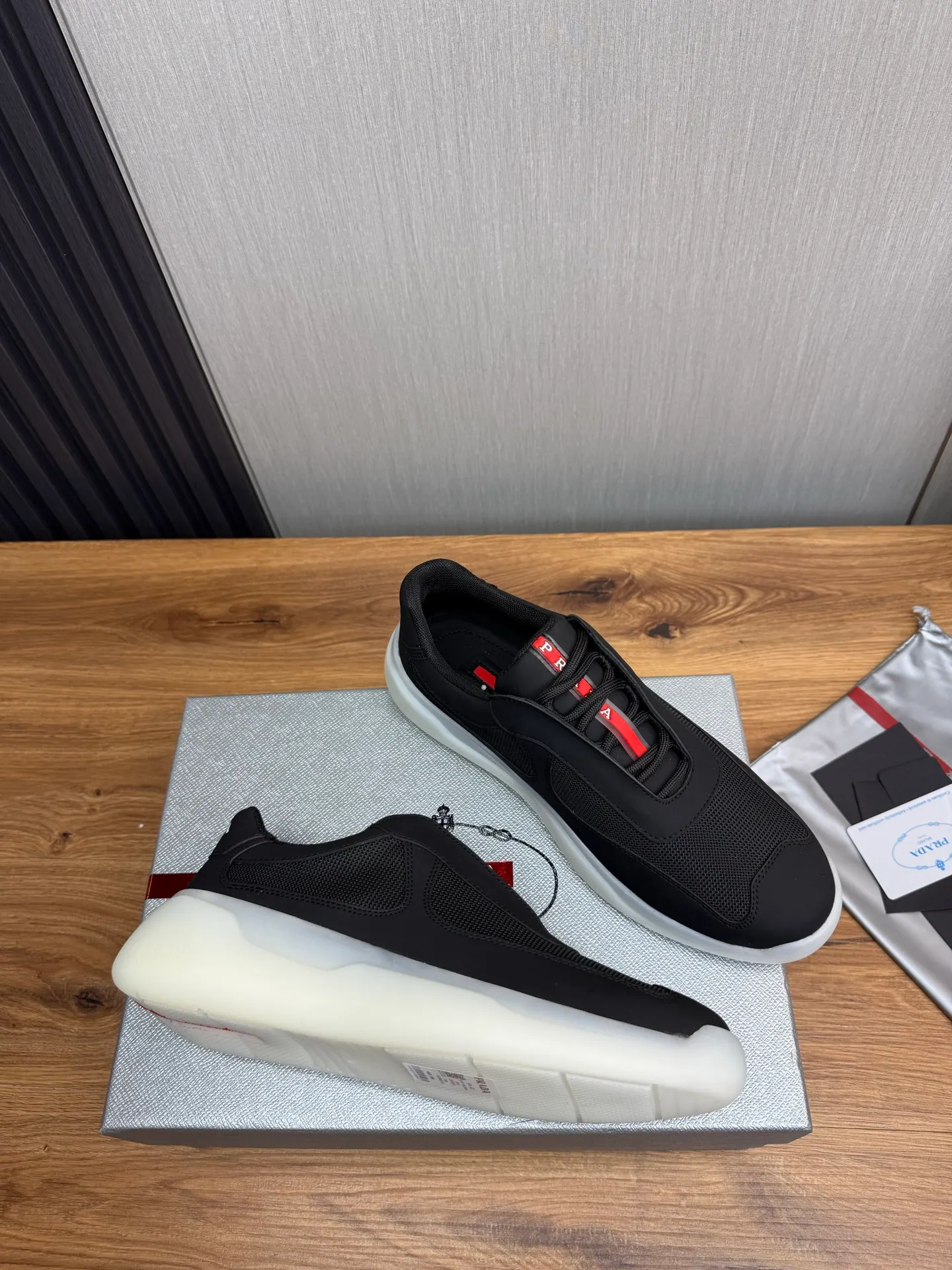 Men's shoes 💰600💰 [PRADA] New models synchronized with the official website, high-quality shipments ✔️Best sellers🔥 Original cowhide + cowhide lining, 1🆚1 replica, original sole, 38-45 (men's 45 is custom-made and cannot be returned or exchanged)